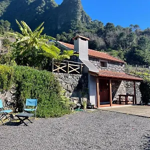 zefs-cottage.madeira-islandshotels.com/